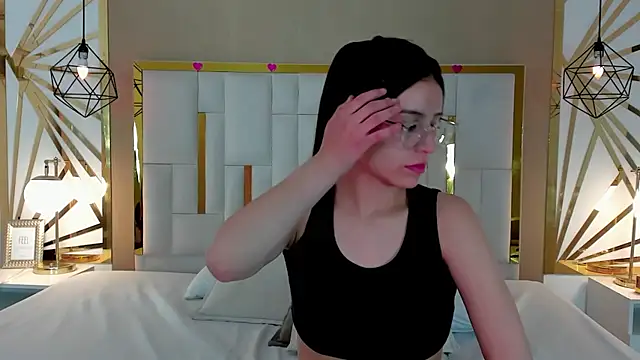 Snapshot of maddy_jaclsonw chatting on 10-18-25, 11:49 maddy jaclsonw online show from 10-18-25, 11:49