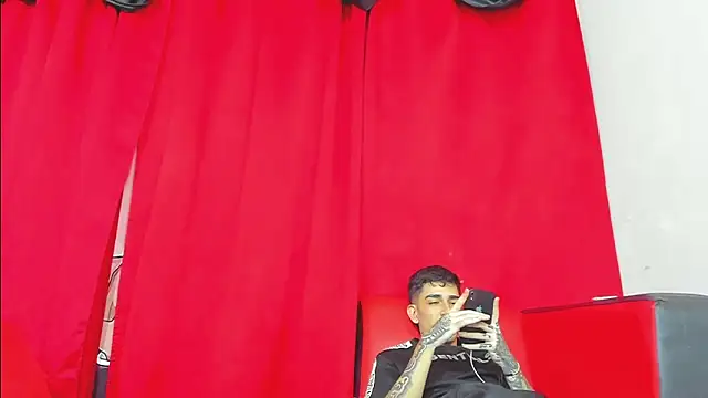 extreme hot crazy online show from 12-15-25, 04:39