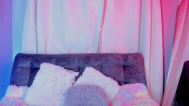 Billie Eilish online show from 11-19-25, 07:36