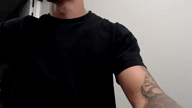 Snapshot of tanjir020 chatting on 12-17-25, 10:10 tanjir020 online show from 12-17-25, 10:10