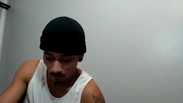 Snapshot of tanjir020 chatting on 12-18-25, 06:14 tanjir020 online show from 12-18-25, 06:14