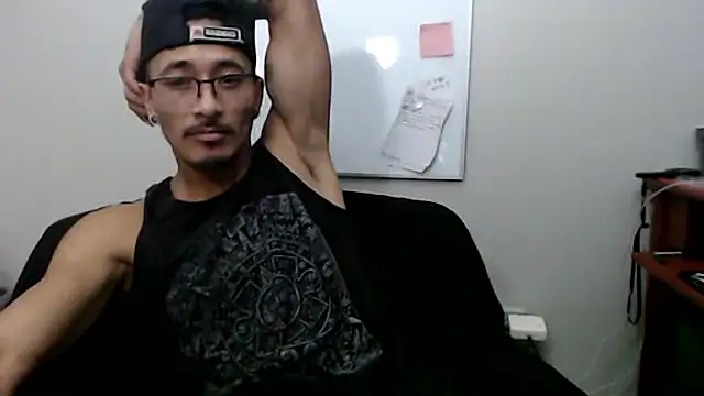 Snapshot of tanjir020 chatting on 02-08-26, 05:33 tanjir020 online show from 02-08-26, 05:33