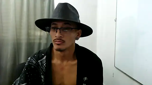 Snapshot of tanjir020 chatting on 03-12-26, 06:36 tanjir020 online show from 03-12-26, 06:36