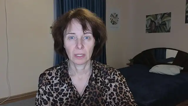 Lia Tito online show from 11-22-25, 05:28