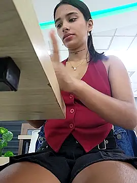 Snapshot of Lorena_Mcfly chatting on 09-19-25, 01:45 Lorena Mcfly online show from 09-19-25, 01:45