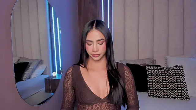 LucySalvatore  online show from 01-10-26, 06:20