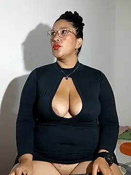 Ivy horse  online show from 03-07-26, 02:52