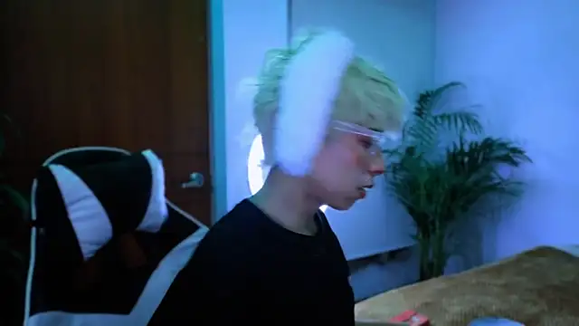 taichi bluy online show from 10-26-25, 03:12