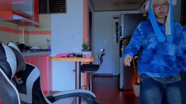 taichi bluy online show from 01-14-26, 10:03