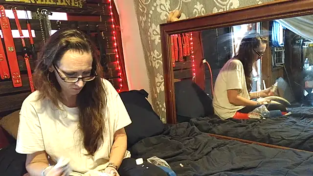 vivianlayne online show from 10-07-25, 04:04