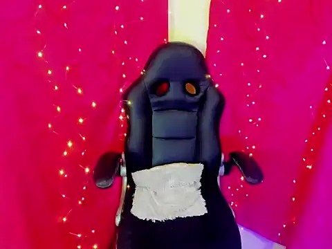 Snapshot of laxissh_X chatting on 11-29-25, 02:25 laxissh X online show from 11-29-25, 02:25