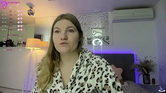 Snapshot of AshleyJoness chatting on 11-19-25, 06:02 AshleyJoness online show from 11-19-25, 06:02