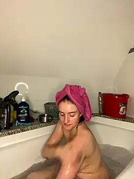 Tijara-im-Pyjama online show from 09-11-25, 12:00