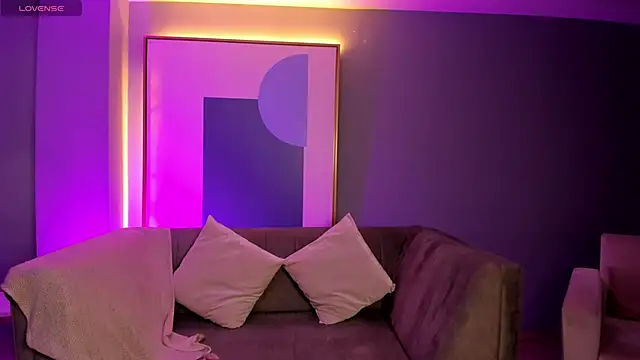 Snapshot of IbizaJacobs chatting on 10-31-25, 01:01 IbizaJacobs online show from 10-31-25, 01:01