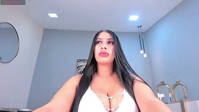 LeahLombardi  online show from 10-13-25, 07:03