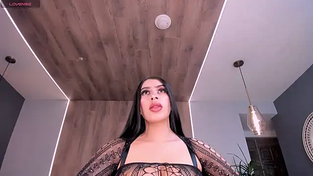 LeahLombardi  online show from 11-28-25, 03:31