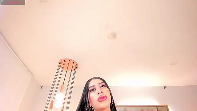 LeahLombardi  online show from 01-08-26, 03:42