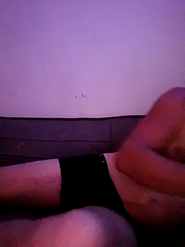 Snapshot of Makis09 chatting on 10-12-25, 05:34 Makis09 online show from 10-12-25, 05:34