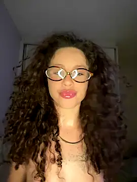 Snapshot of JhenneRouge chatting on 11-06-25, 01:17 JhenneRouge online show from 11-06-25, 01:17