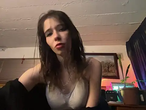 Snapshot of the_holy_t chatting on 10-18-25, 05:14 the holy t online show from 10-18-25, 05:14