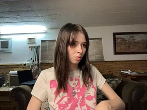 Snapshot of the_holy_t chatting on 10-25-25, 03:40 the holy t online show from 10-25-25, 03:40