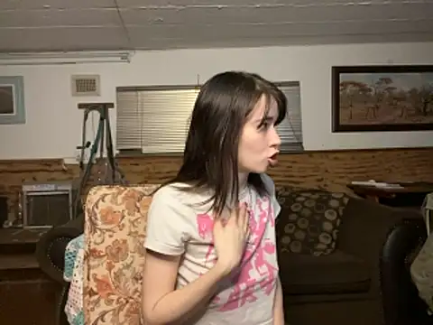 Snapshot of the_holy_t chatting on 10-26-25, 07:20 the holy t online show from 10-26-25, 07:20