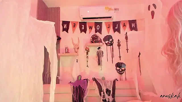 anuskah online show from 10-13-25, 05:46