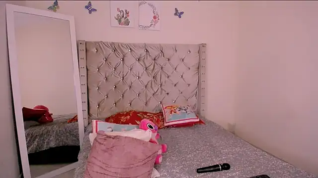 bonniebakerz1 online show from 11-18-25, 09:30