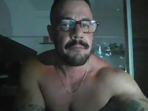 Snapshot of GustavoTolledo30 chatting on 11-26-25, 12:00 GustavoTolledo30 online show from 11-26-25, 12:00