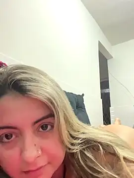 Snapshot of sophiemonroevip chatting on 11-21-25, 09:24 sophiemonroevip online show from 11-21-25, 09:24