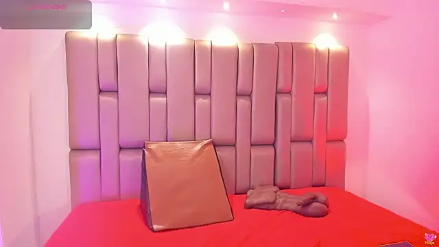 Snapshot of Sol_Vanegas chatting on 02-10-26, 12:53 Sol Vanegas online show from 02-10-26, 12:53