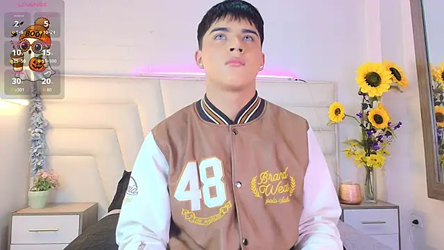 Snapshot of Lucass_love chatting on 11-08-25, 04:07 Lucass love online show from 11-08-25, 04:07