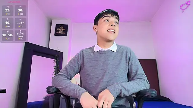 Snapshot of Lucass_love chatting on 11-12-25, 04:18 Lucass love online show from 11-12-25, 04:18