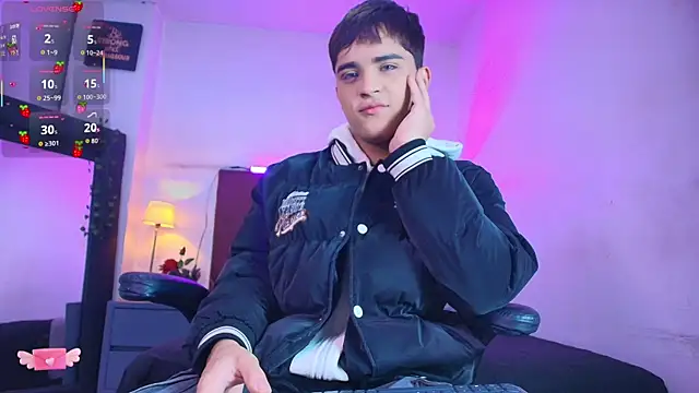 Lucass love online show from 12-20-25, 01:29