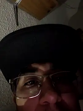 Snapshot of Escanorduck chatting on 11-19-25, 06:35 Escanorduck online show from 11-19-25, 06:35