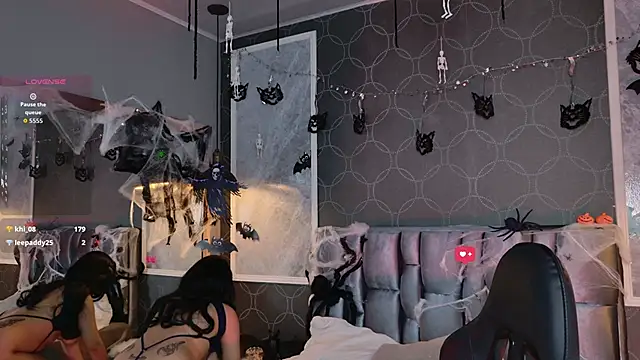 Snapshot of janetteJones_ chatting on 10-26-25, 03:23 janetteJones online show from 10-26-25, 03:23