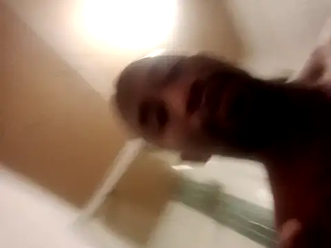 Snapshot of Thasdwn23 chatting on 09-15-25, 03:39 Thasdwn23 online show from 09-15-25, 03:39