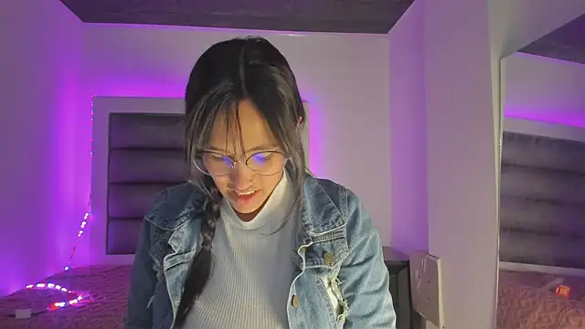 Andrea brunnette online show from 10-30-25, 12:39