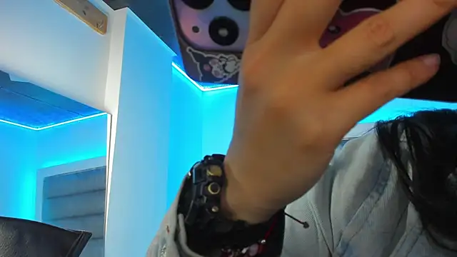 Andrea brunnette online show from 11-20-25, 01:33