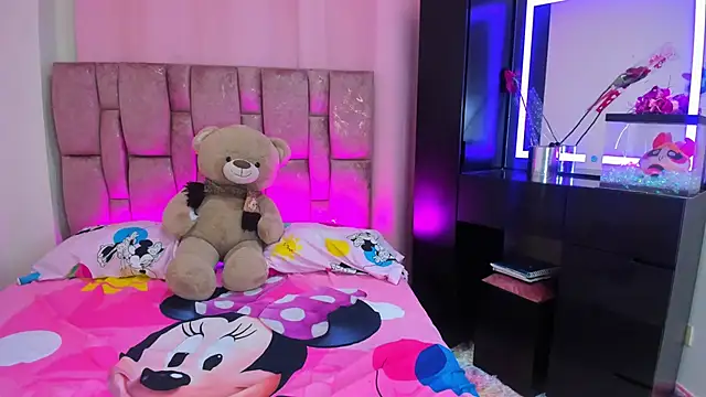 Sophie Janner online show from 09-23-25, 05:43