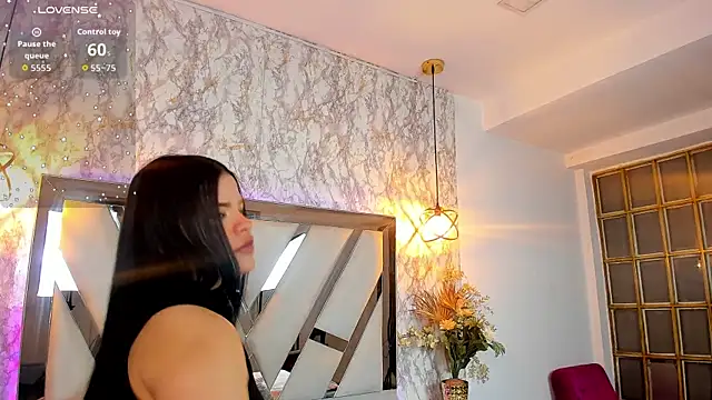 Snapshot of Aisha_poweer chatting on 10-13-25, 02:55 Aisha poweer online show from 10-13-25, 02:55