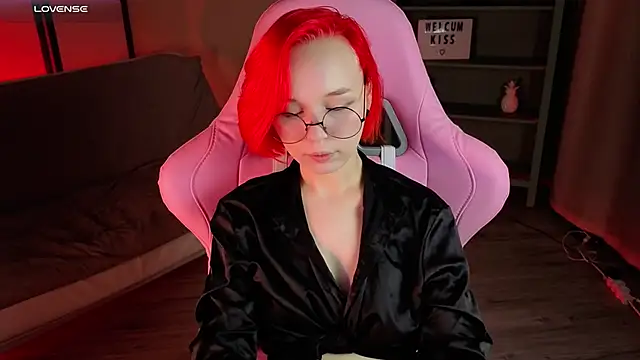 NaomiYoru online show from 09-09-25, 08:41