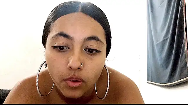 Snapshot of Melodyqueen_ chatting on 11-29-25, 07:00 Melodyqueen online show from 11-29-25, 07:00