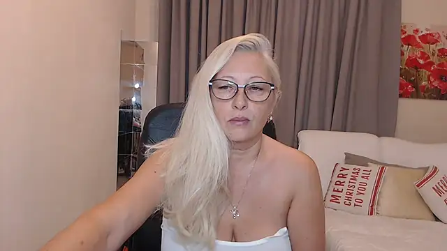 Snapshot of ValeriaSharm chatting on 10-23-25, 10:25 ValeriaSharm online show from 10-23-25, 10:25