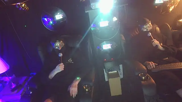 wank-over-ur-photo online show from 03-12-26, 11:00