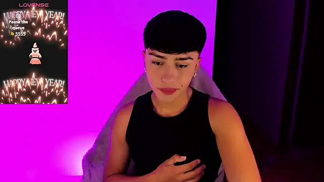 Snapshot of Matheewx_m chatting on 10-01-25, 05:35 Matheewx m online show from 10-01-25, 05:35