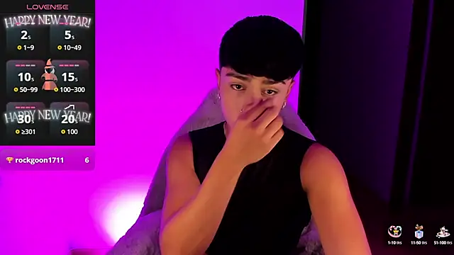 Snapshot of Matheewx_m chatting on 10-10-25, 02:43 Matheewx m online show from 10-10-25, 02:43