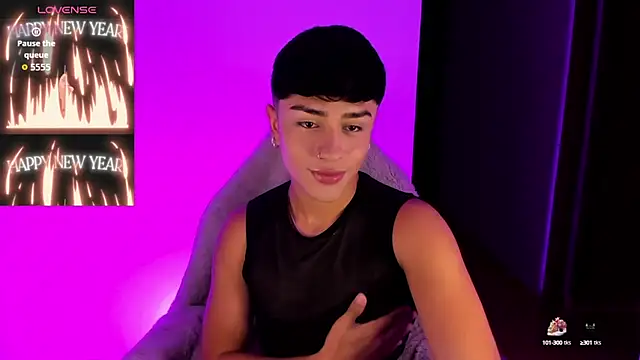 Snapshot of Matheewx_m chatting on 11-13-25, 01:59 Matheewx m online show from 11-13-25, 01:59