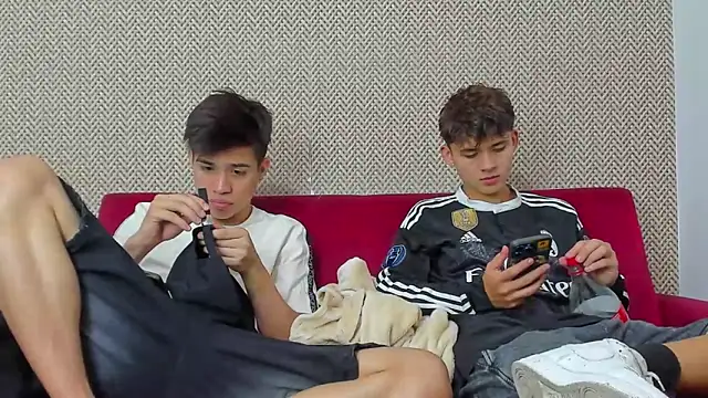 Snapshot of willy_sexxx18 chatting on 02-06-26, 07:28 willy sexxx18 online show from 02-06-26, 07:28