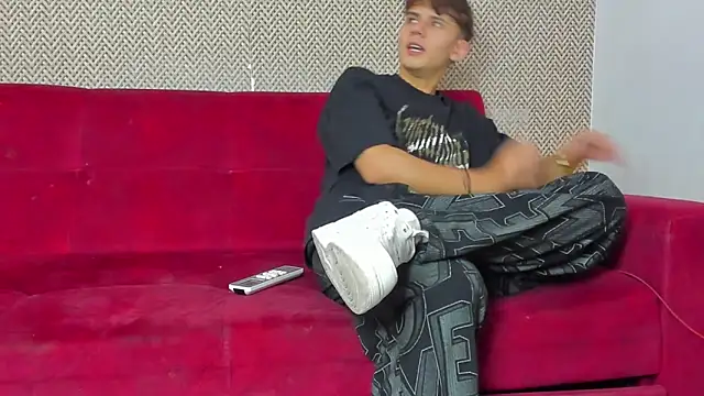 Snapshot of willy_sexxx18 chatting on 02-18-26, 07:43 willy sexxx18 online show from 02-18-26, 07:43